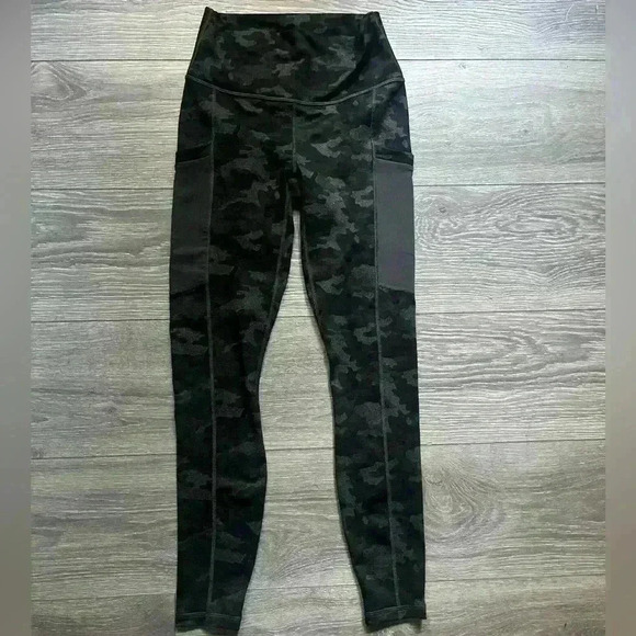 Fabletics Pants - Fabletics PowerHold Camouflage Black Leggings Side Pockets Size XS